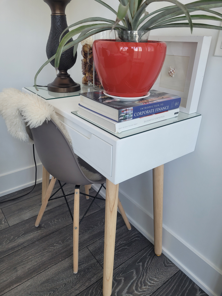 cute vanity table thumbnail