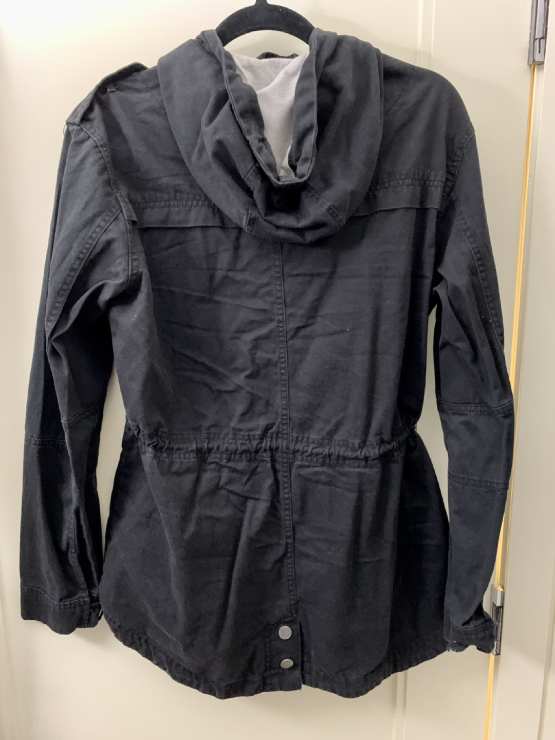 Black Jacket M-L image indicator(2)