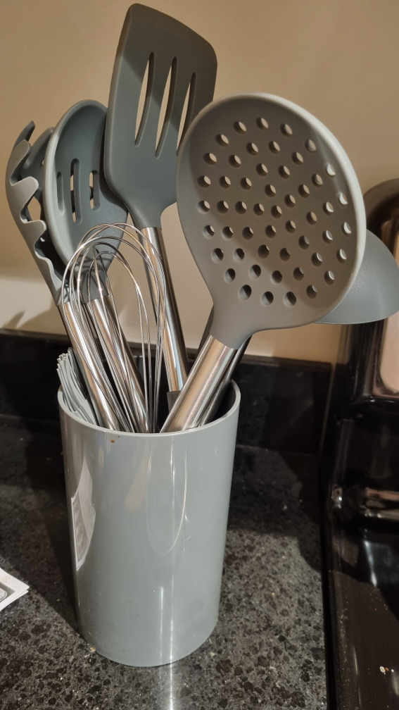 Silicone cooking utensils set