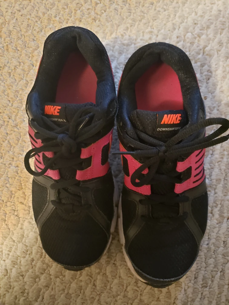 Nike runners women's size 8 - photo 3