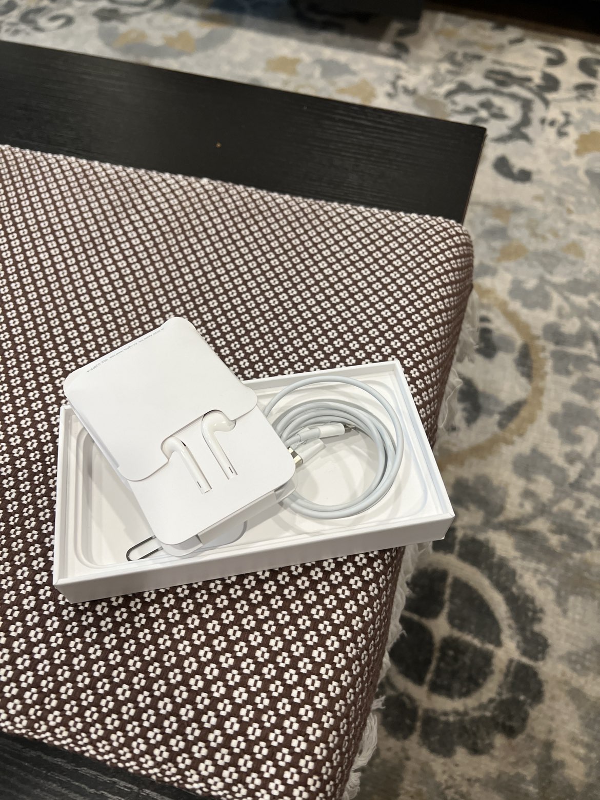 Charging cable and head phones