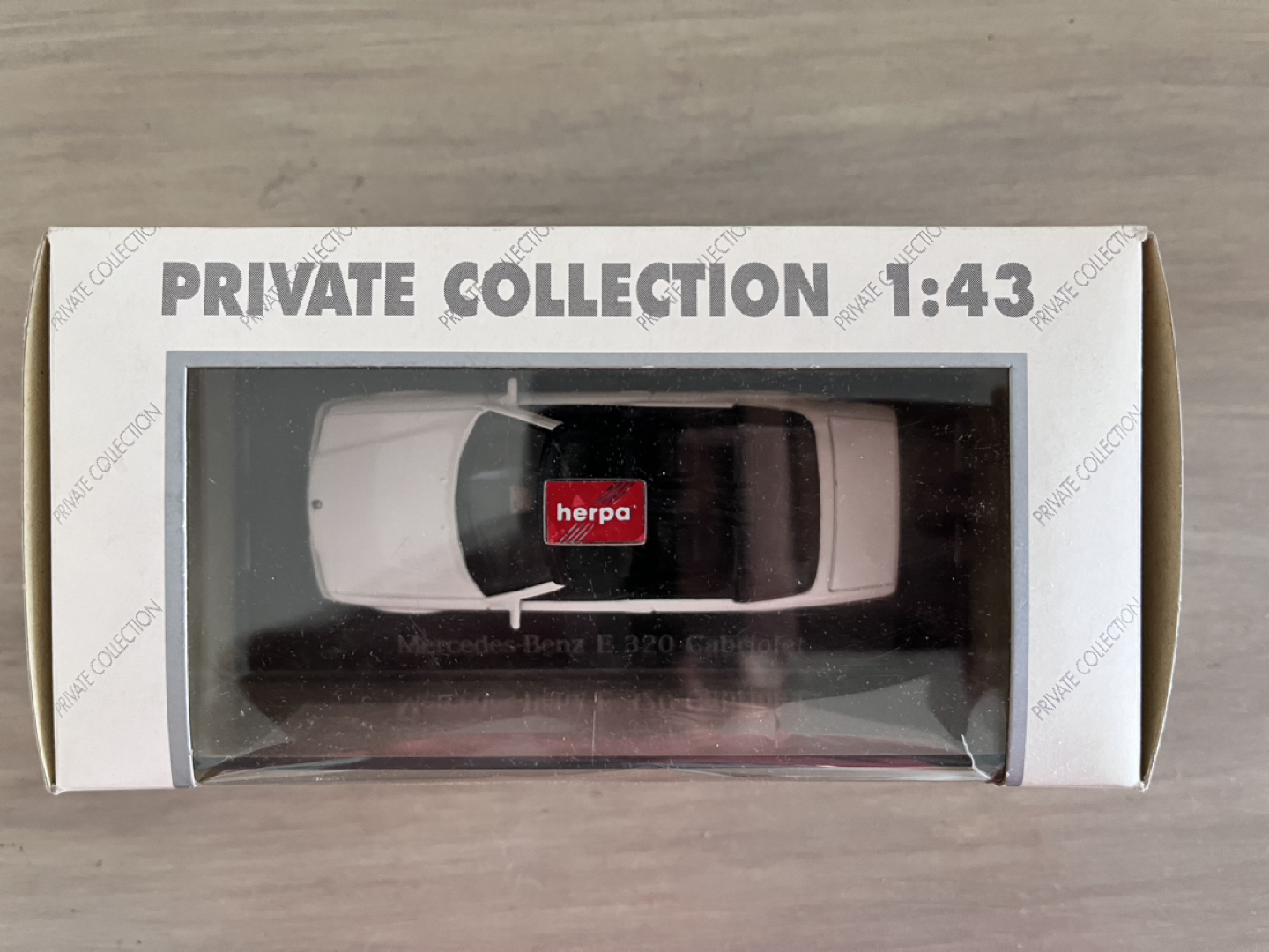 Herpa 1/43 - Mercedes 320 w124 convertible white - Brand New image indicator(3)