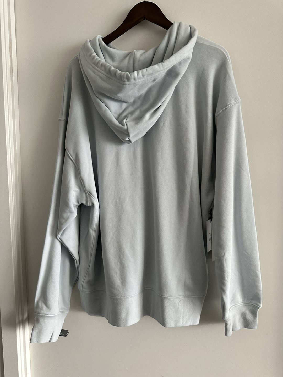 TNA airy hoodie image indicator(3)