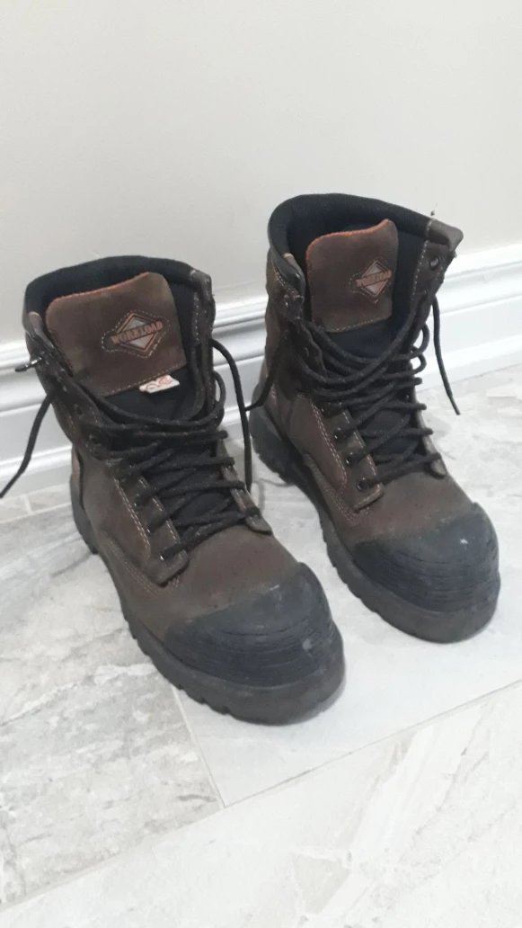 Safety shoes size 8