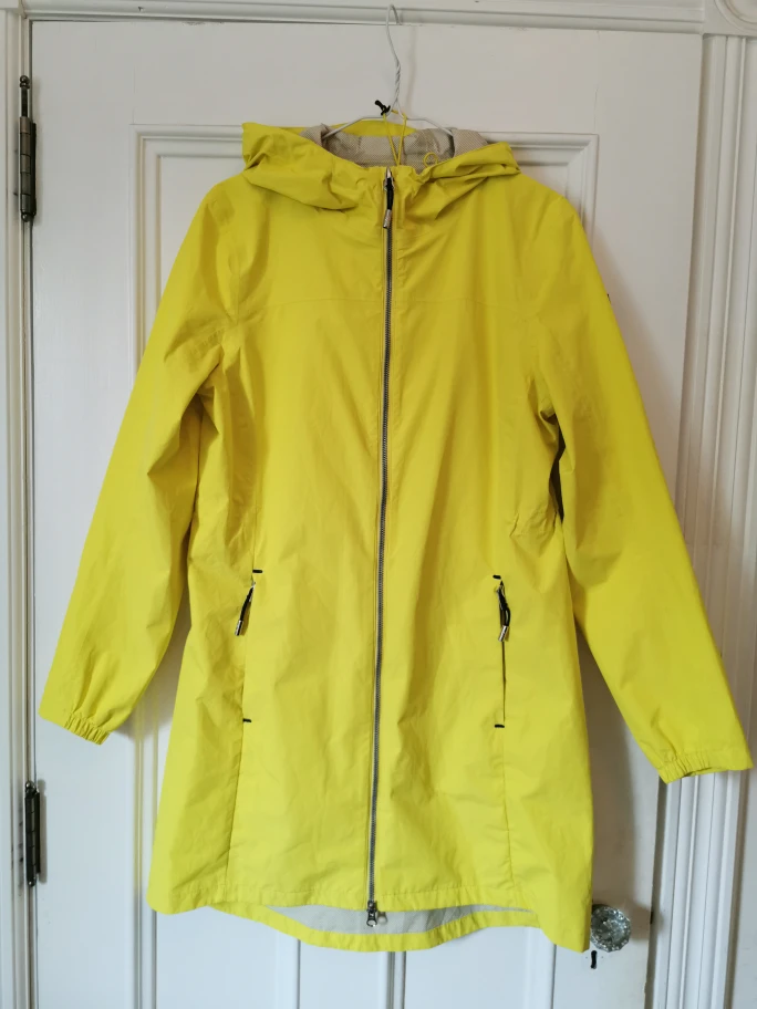 Lolë Rain Jacket (Women's Size M)