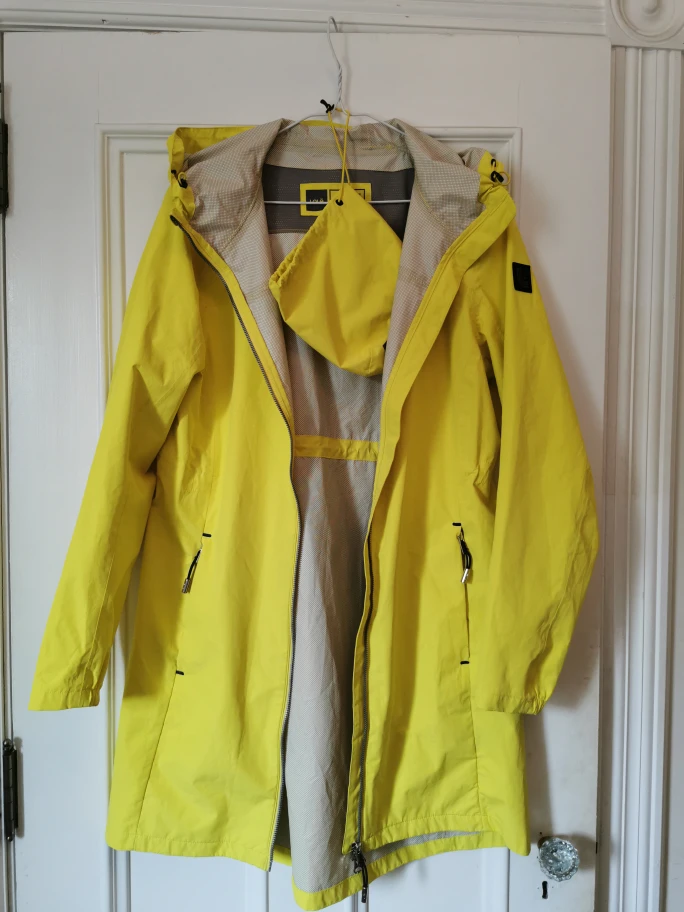 Lolë Rain Jacket (Women's Size M) - photo 2