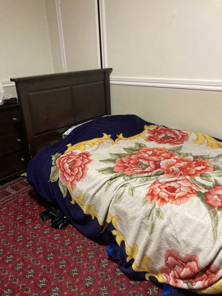 Single/twin bed and dresser with mirror thumbnail