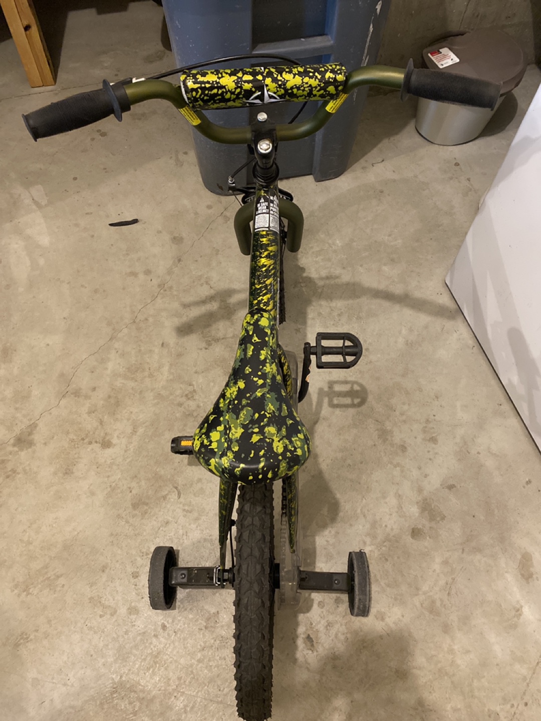 Camo Kids Bicycle with training wheels! - photo 3