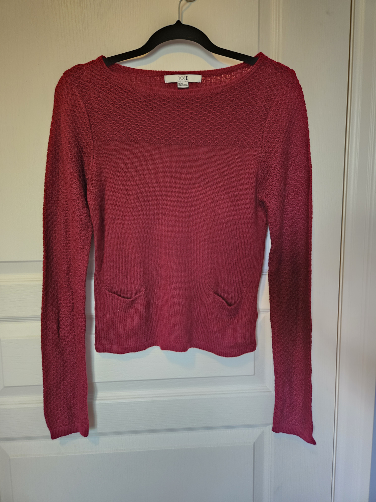 Knit top & denim shorts image indicator(2)