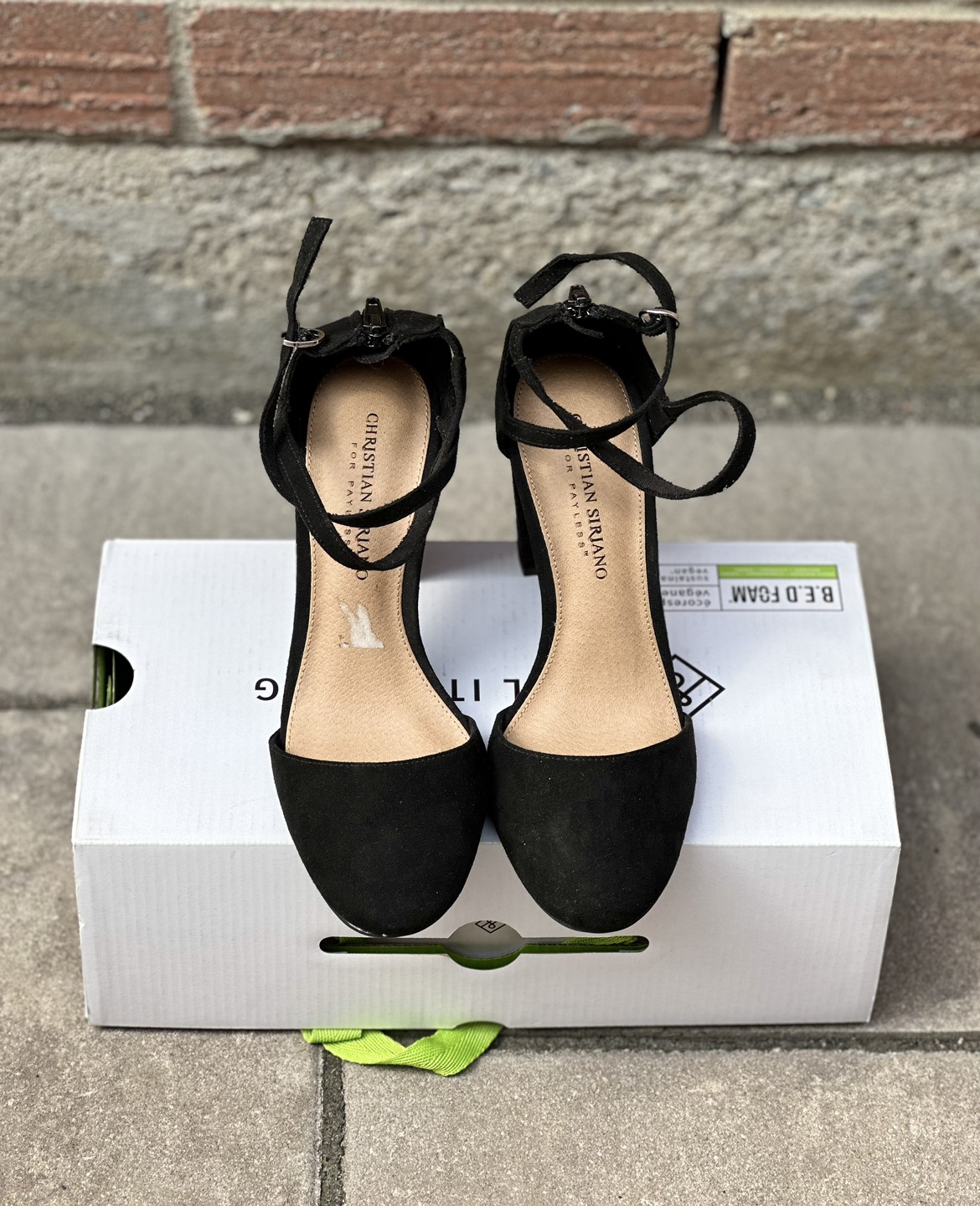 Women’s black sandals