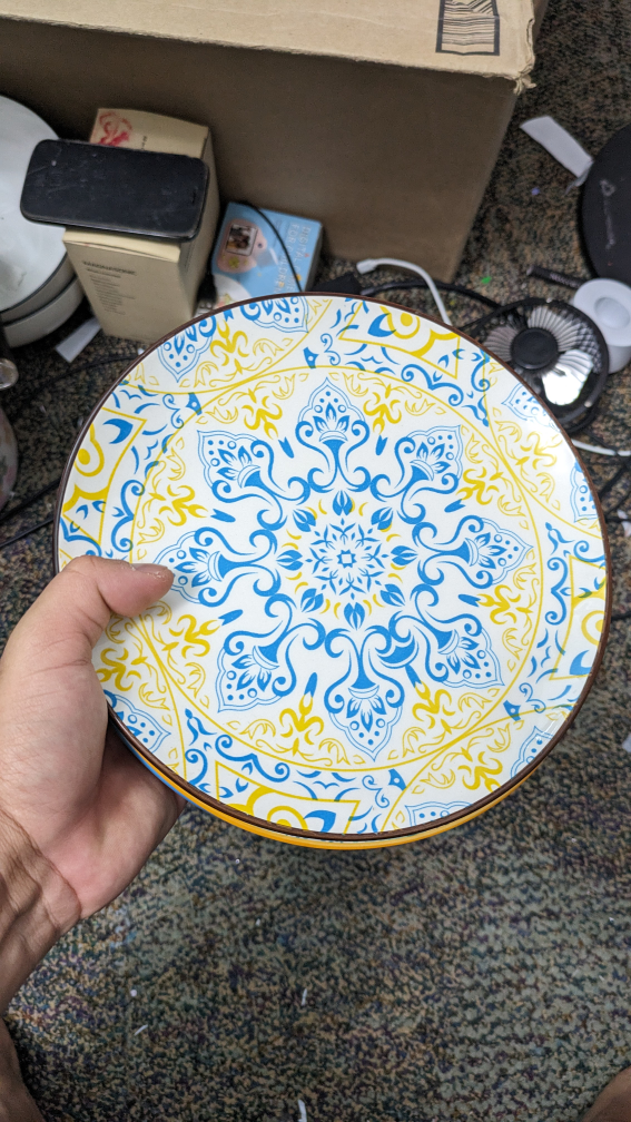 Ceramic 4 plates and 3 serving bowls set, LIKE NEW - photo 5