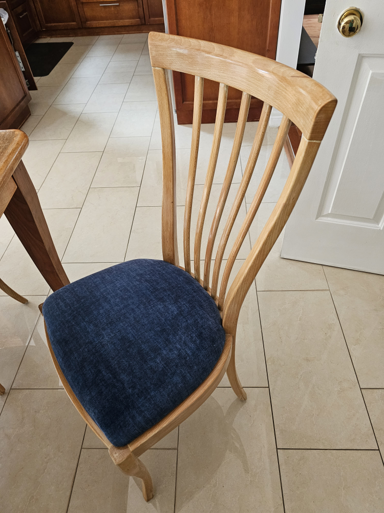 dinning table with 6 chairs - photo 5