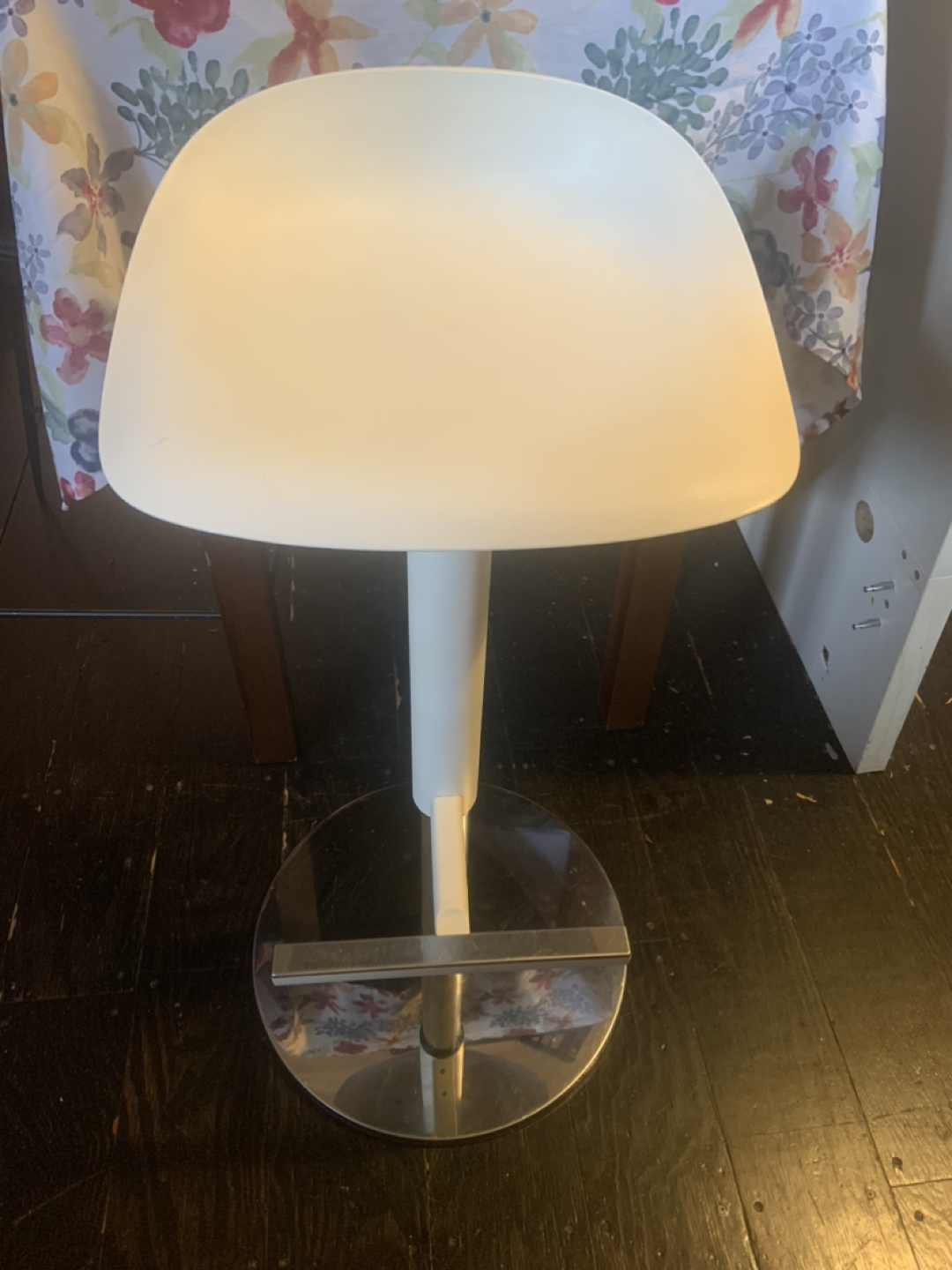 IKEA JANINGE White Bar Stools (3 available) image indicator(7)