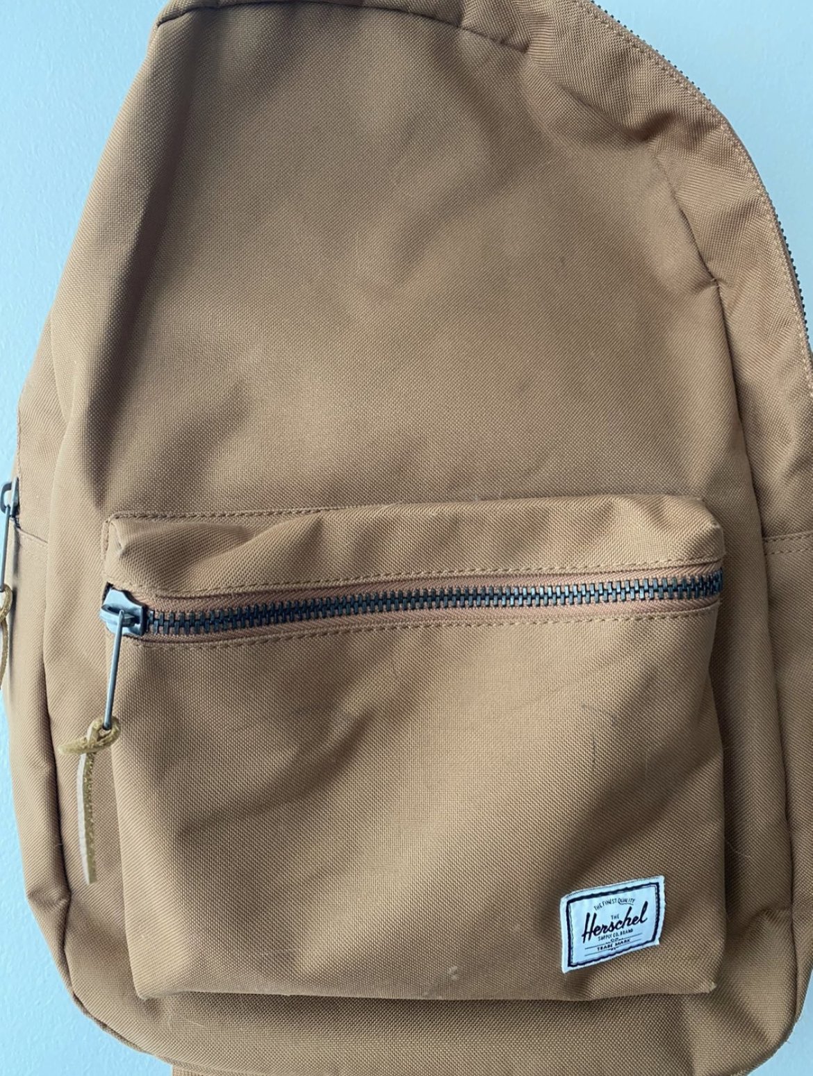 Herschel back pack classic image indicator(4)