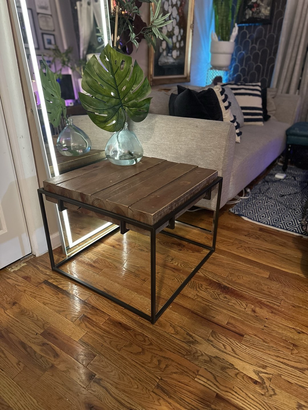 Beautiful West Elm coffee table / end table
