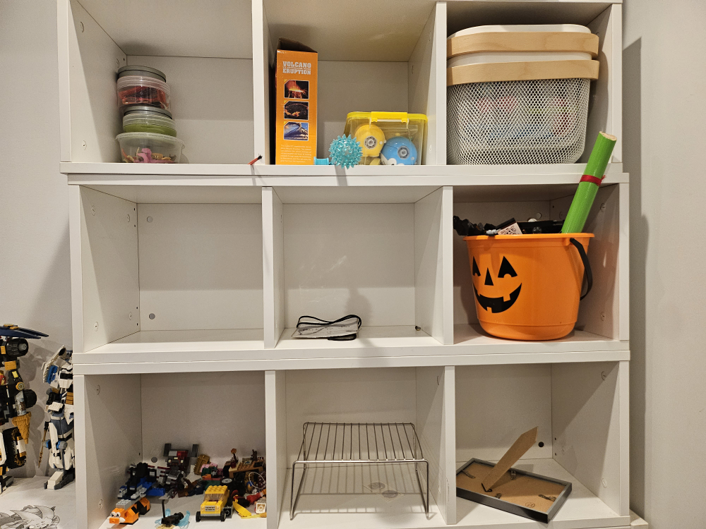 Shelving in perfect condition