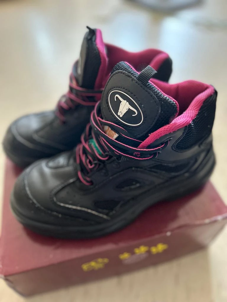 Steel toe boots