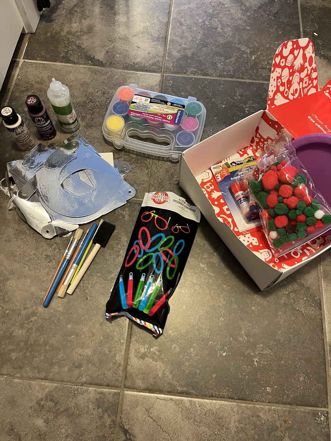 Arts and craft supplies #freecycle thumbnail
