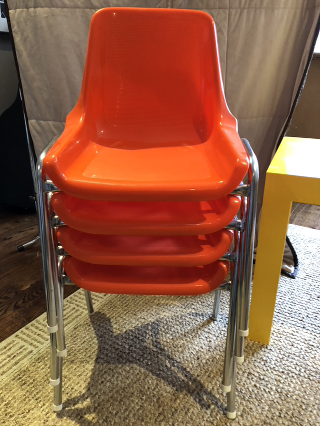 Children’s table and chairs - needs to go - photo 3