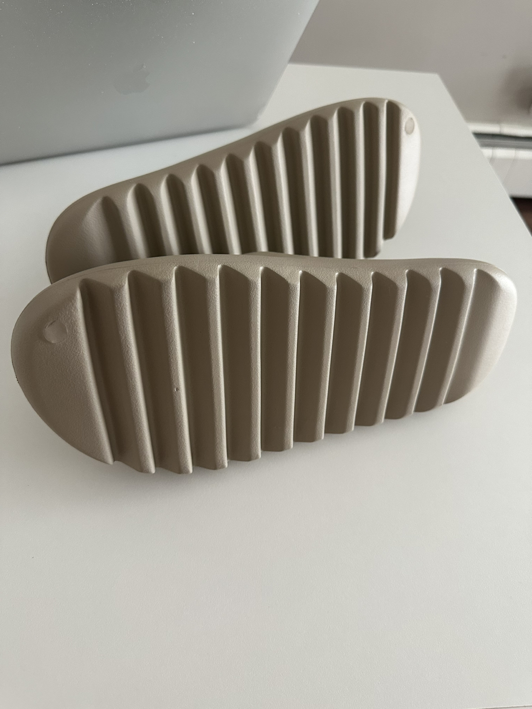 Yeezy slide - photo 4
