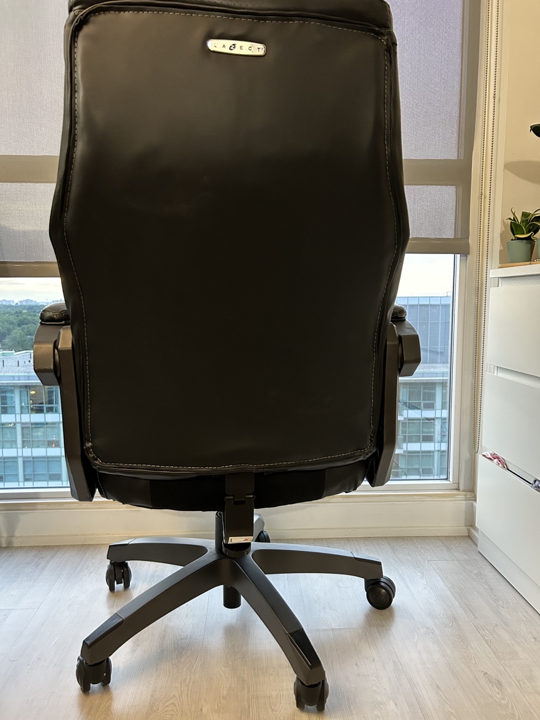 Office chair (La-Z-Boy). Less than 3 years old - photo 3