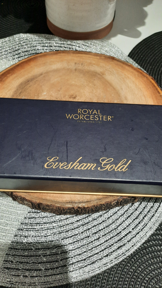 brand new royal worcester cake slice image indicator(3)
