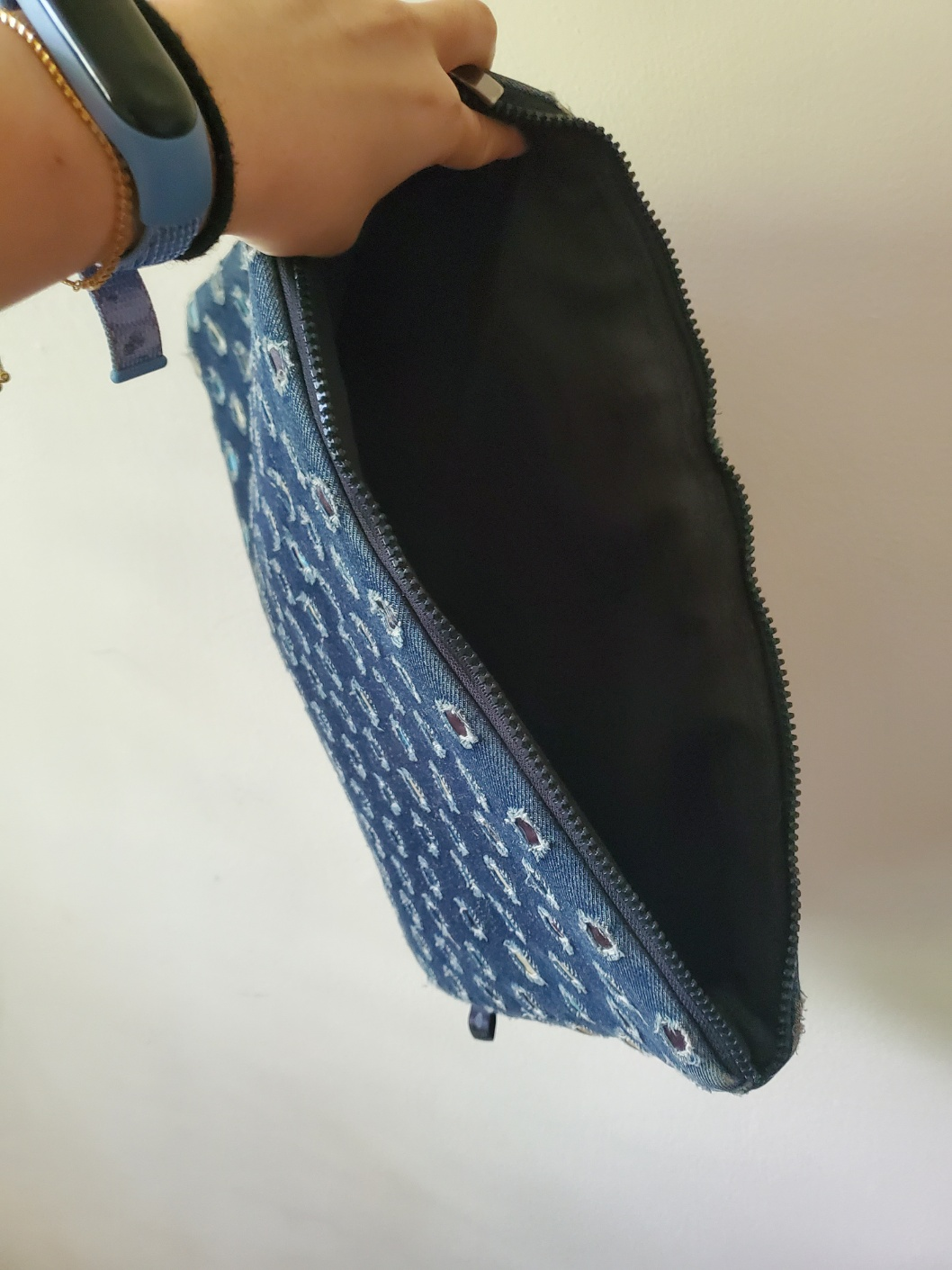 13 in laptop bag, tablet bag image indicator(2)