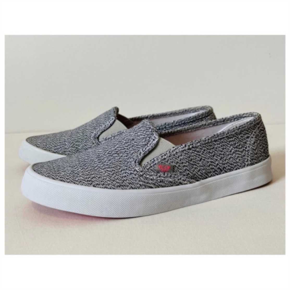 Roxy Sneakers thumbnail