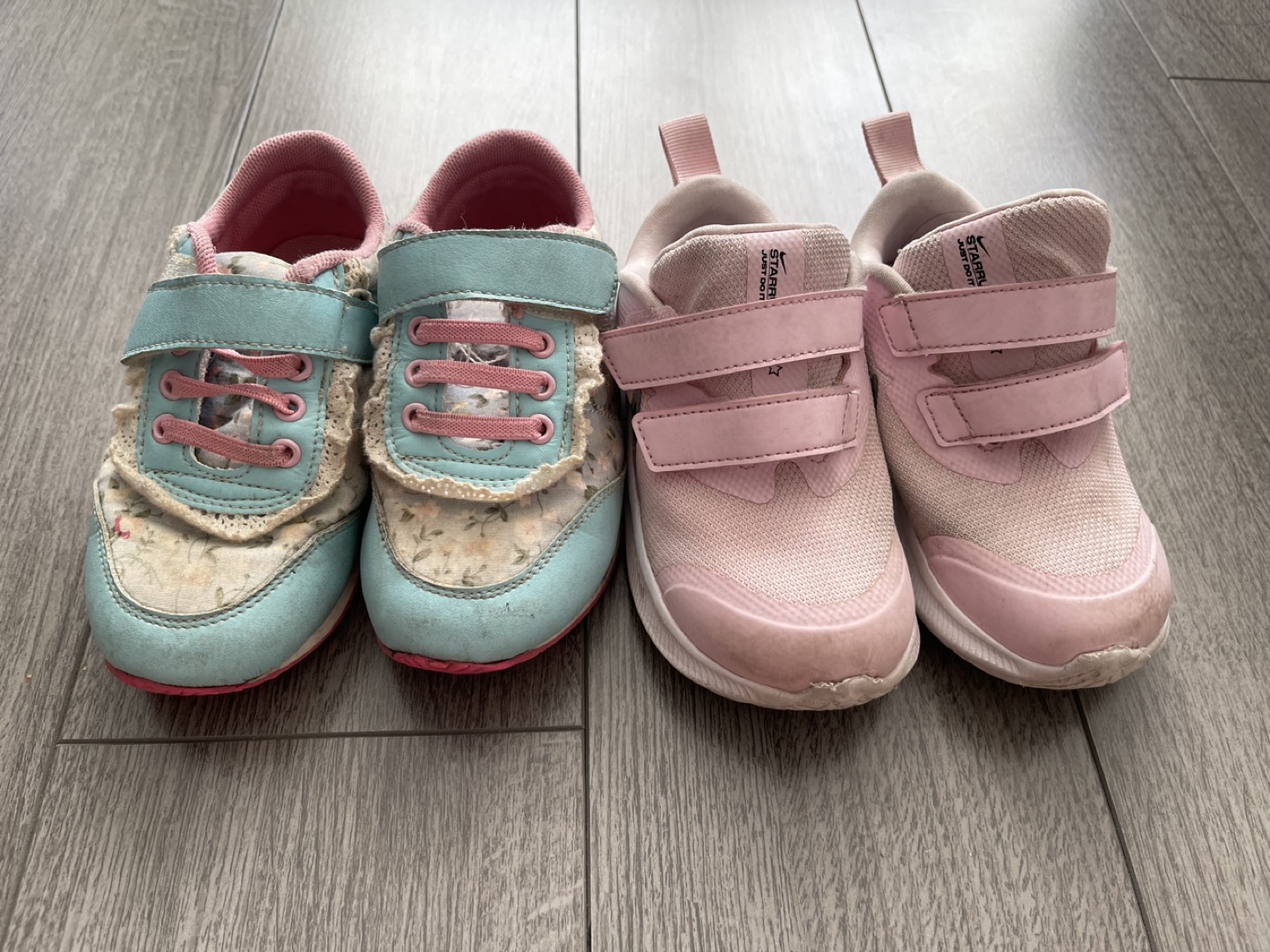 Free toddler’s shoes thumbnail