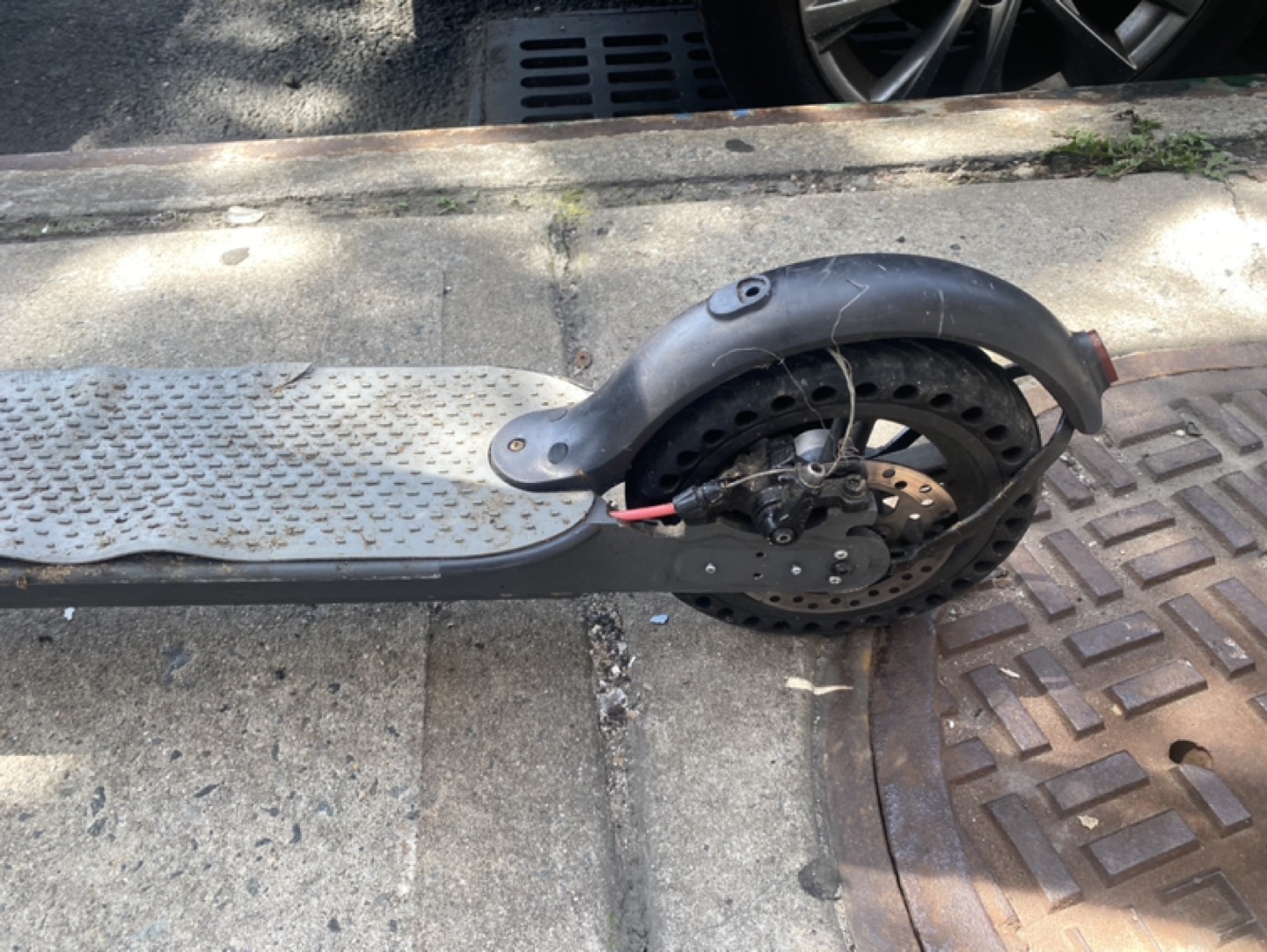 ESKUTE Electric Scooter For Parts or Repair - photo 5