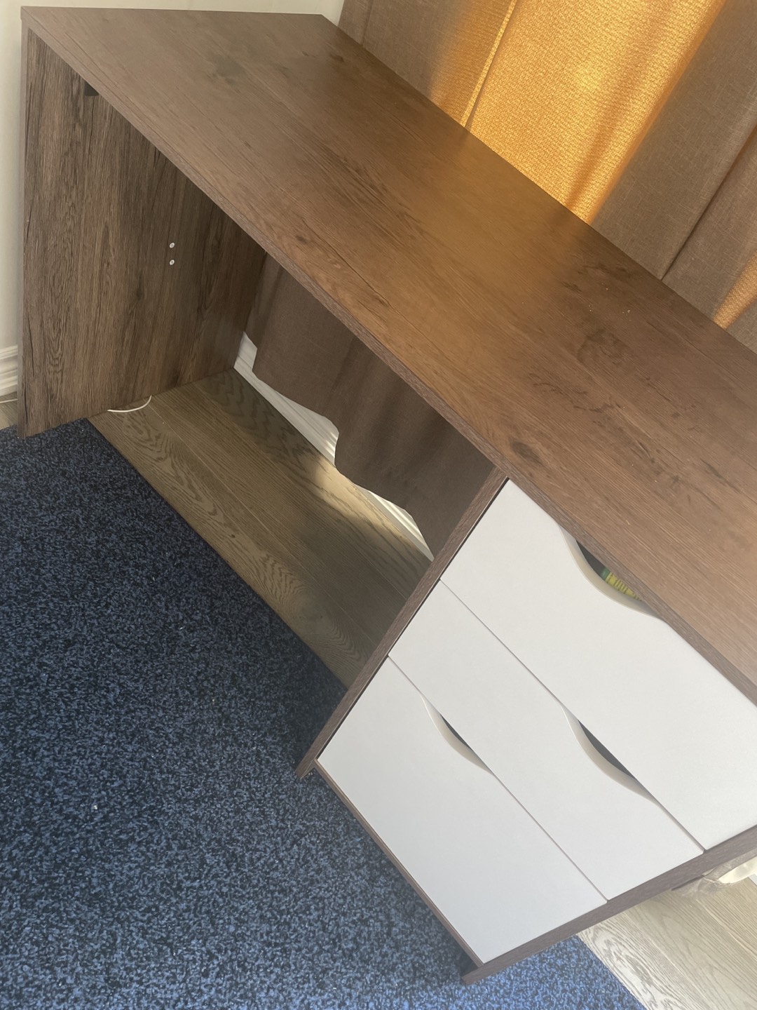 Office chair and table