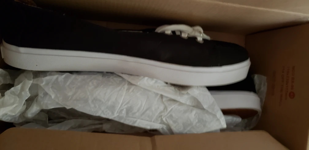two ladies shoes, size 8.5, get for yourself or gifted - photo 3