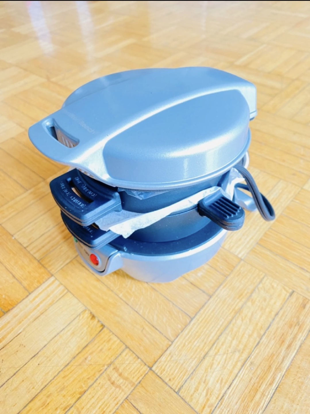 Eggs and muffin breakfast sandwich maker thumbnail