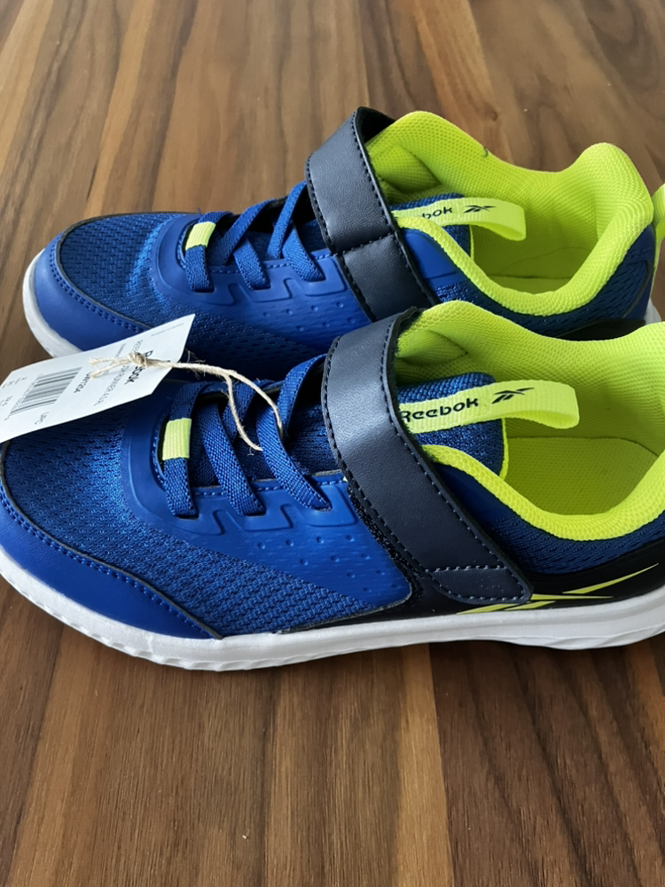 BNWT Reebok Size 2Y Running Shoes - photo 2