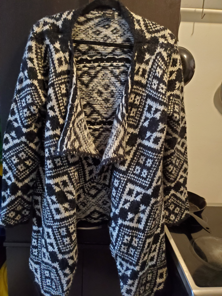 Free Cardigan thumbnail