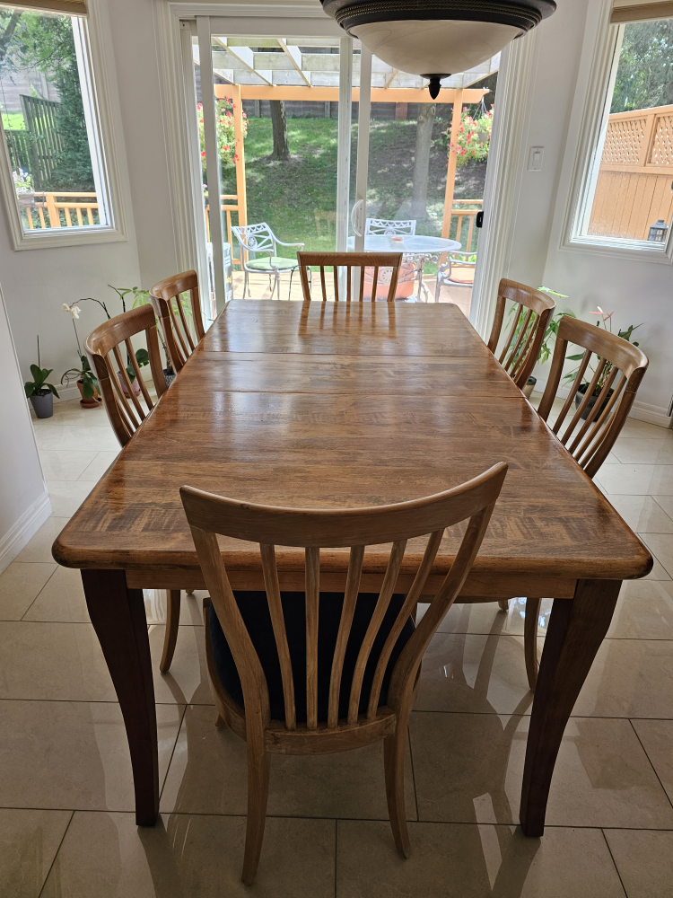 dinning table with 6 chairs