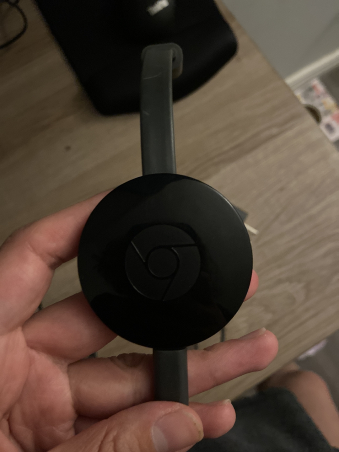 Chrome cast - HDMI to covert tv into smart tv - photo 3