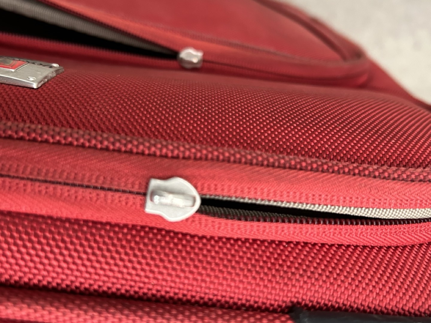 Large voyager luggage/ suitcase image indicator(3)