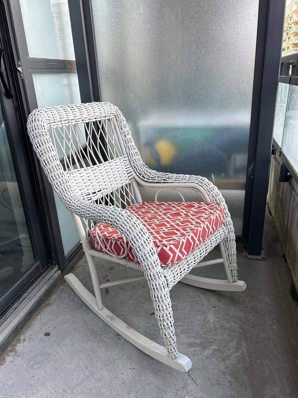 Outdoor Swing Chair PICK UP AUG 31 only thumbnail
