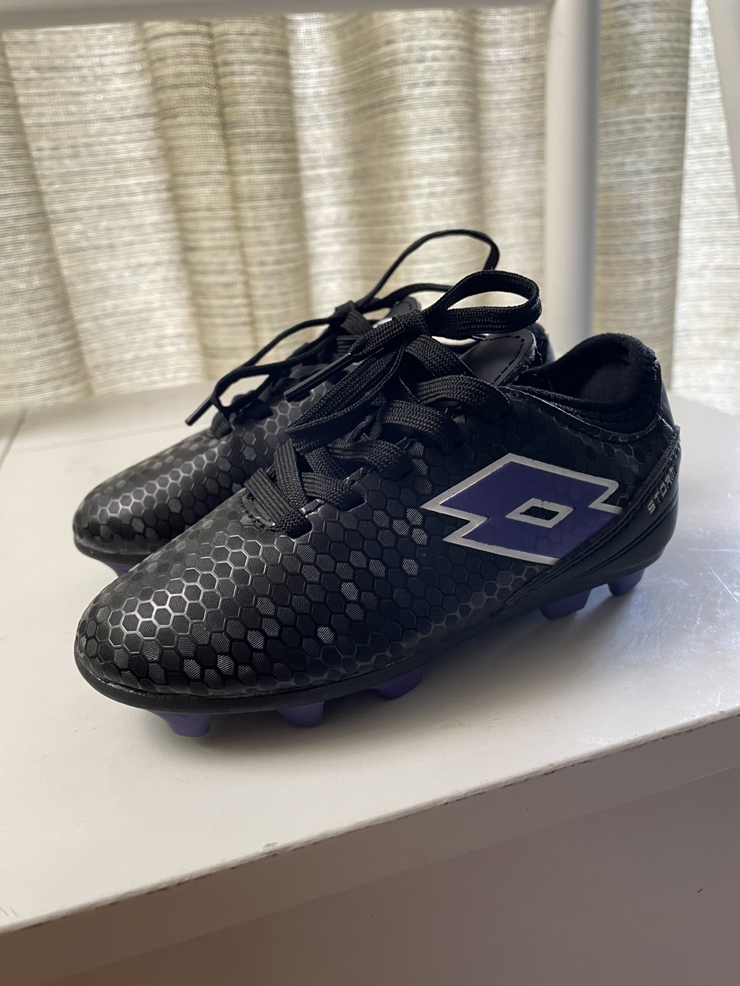 Lotto soccer cleats