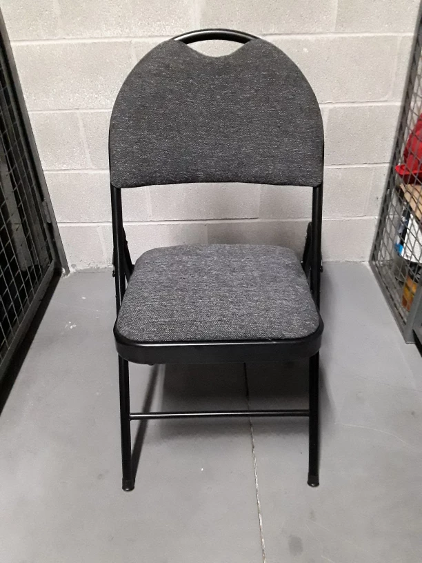 2 folding chairs thumbnail