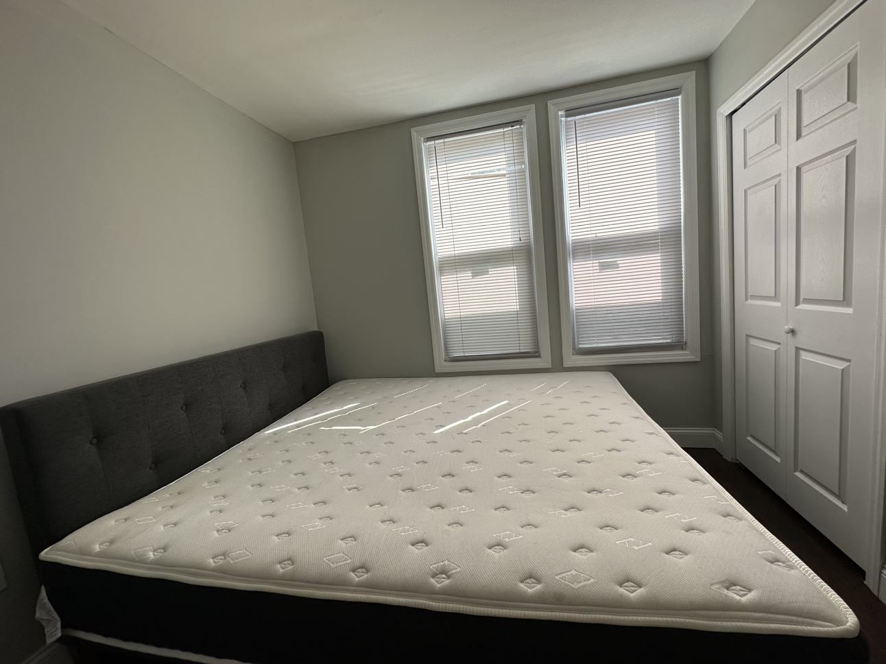 Bed frame and Mattress - photo 4