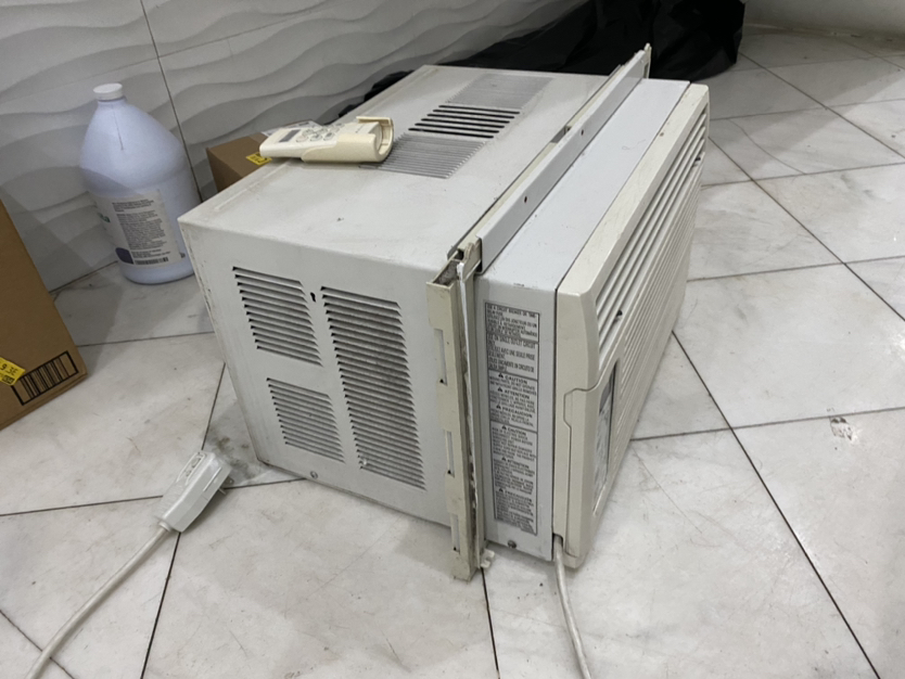 Frederick Air Conditioner. 5200 BTU. - photo 2