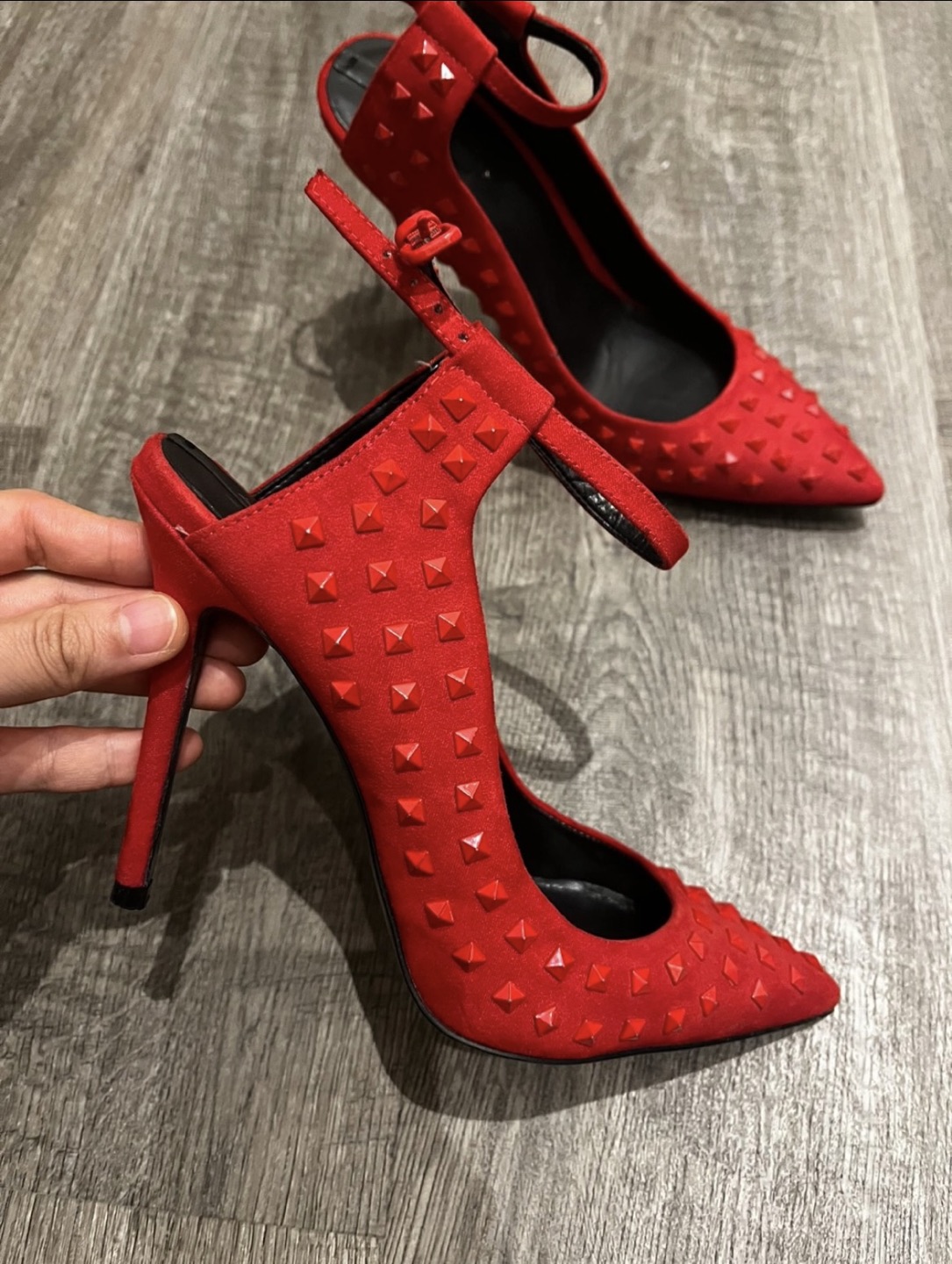 Beautiful Aldo red heels size 7 image indicator(2)