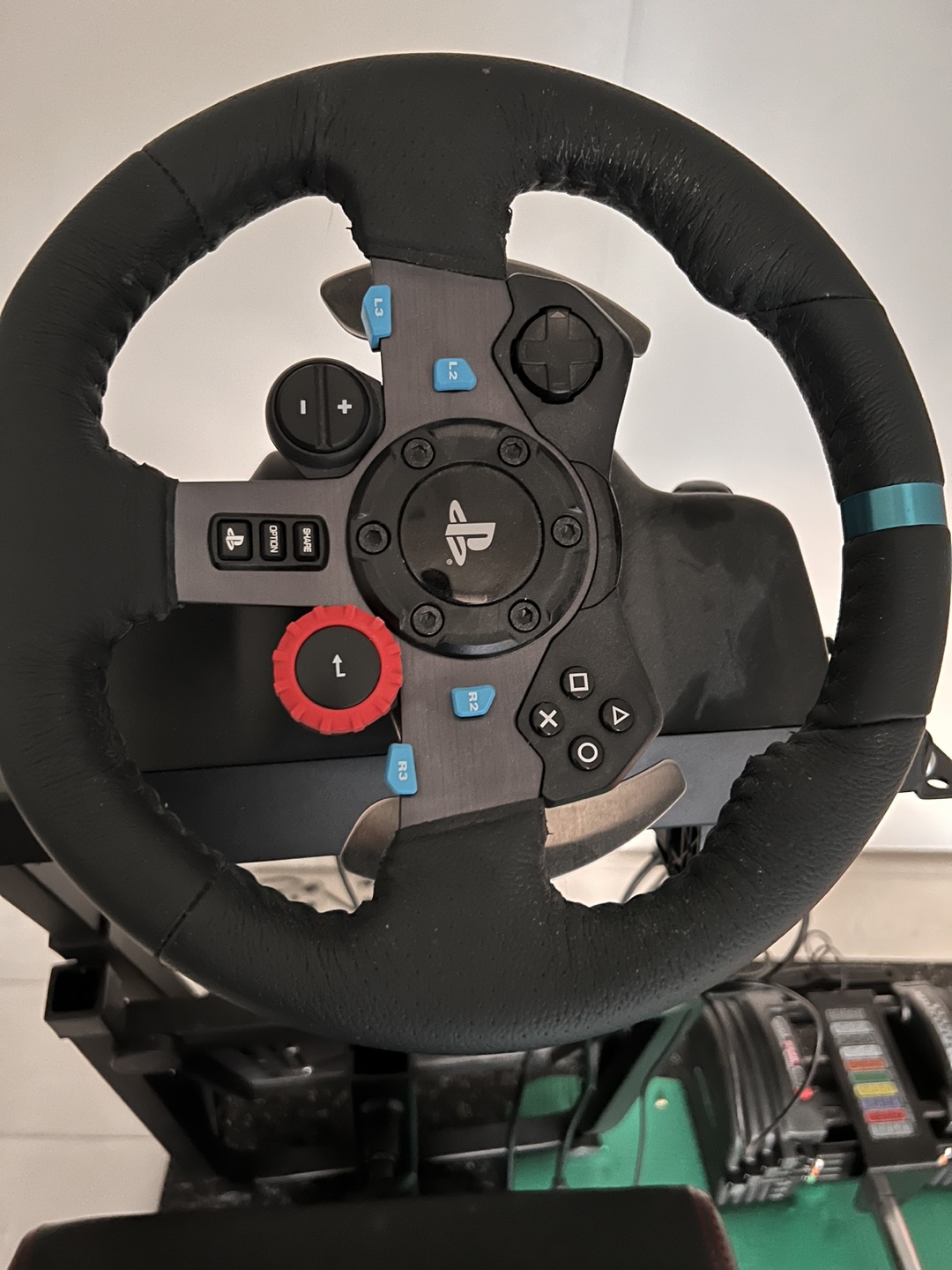 G29 Logitech gaming wheel with stand - photo 2