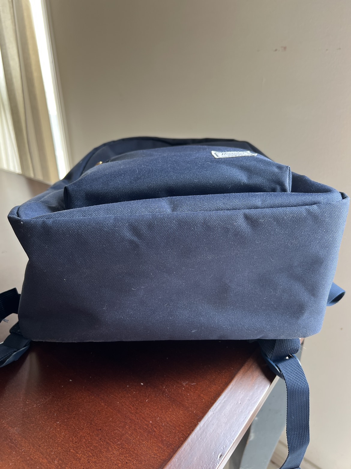 New Herschel Backpack image indicator(3)