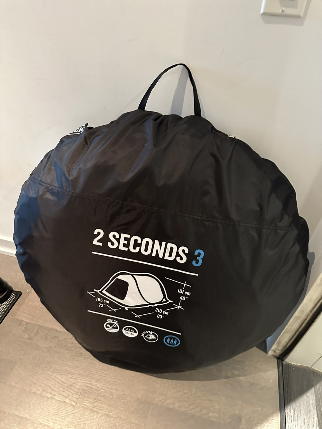 Decathlon 3-Person Camping Tent - 2 Seconds Fresh & Black White thumbnail