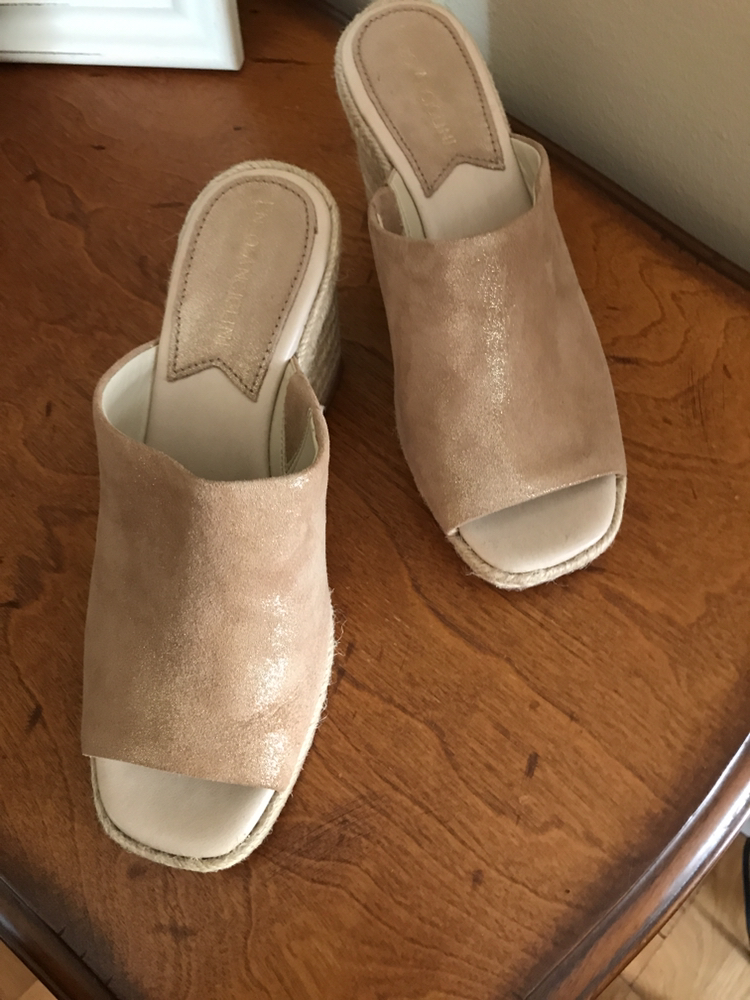 Women’s shoes thumbnail