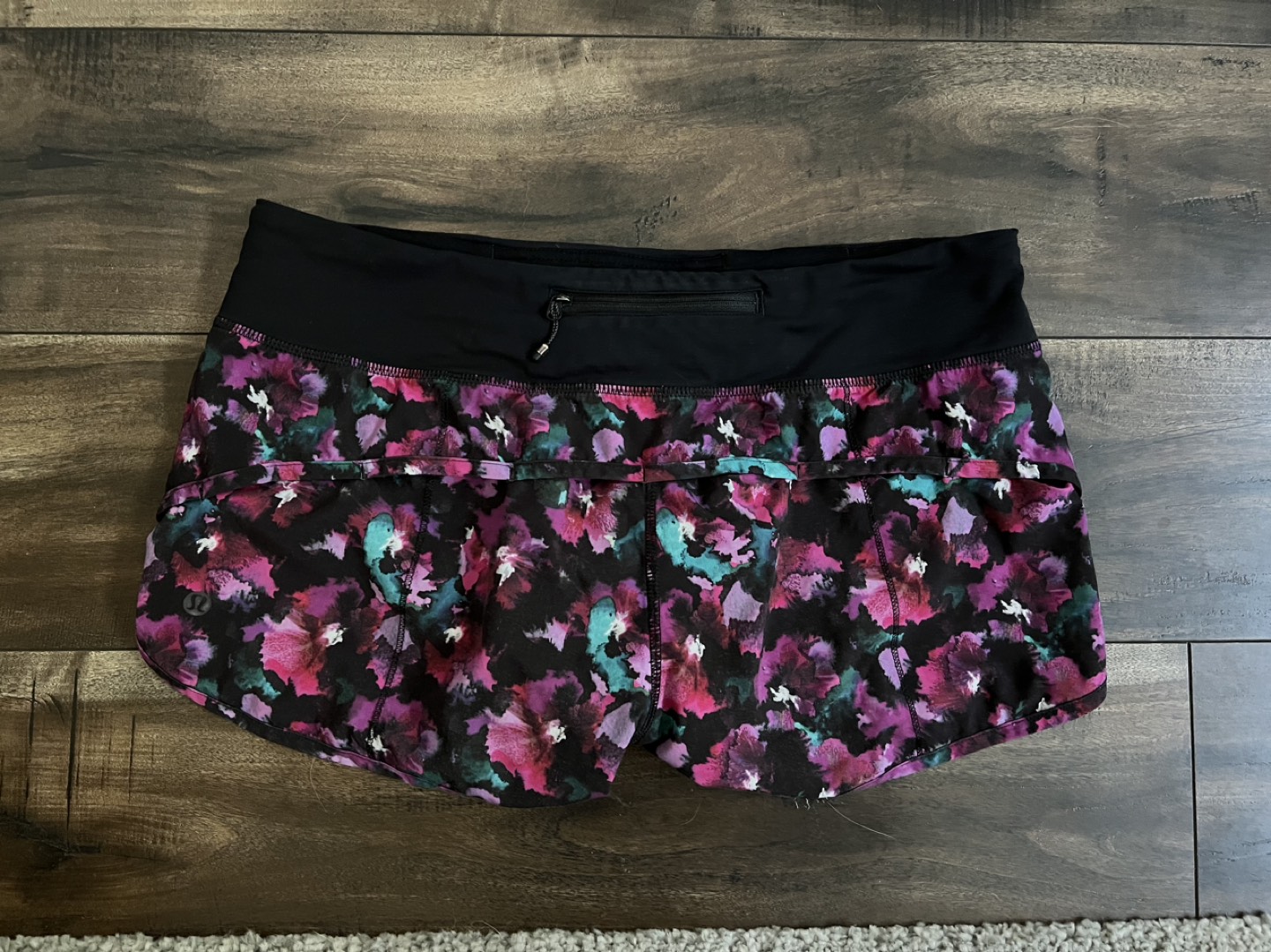 Lululemon Speed Up Shorts - photo 2