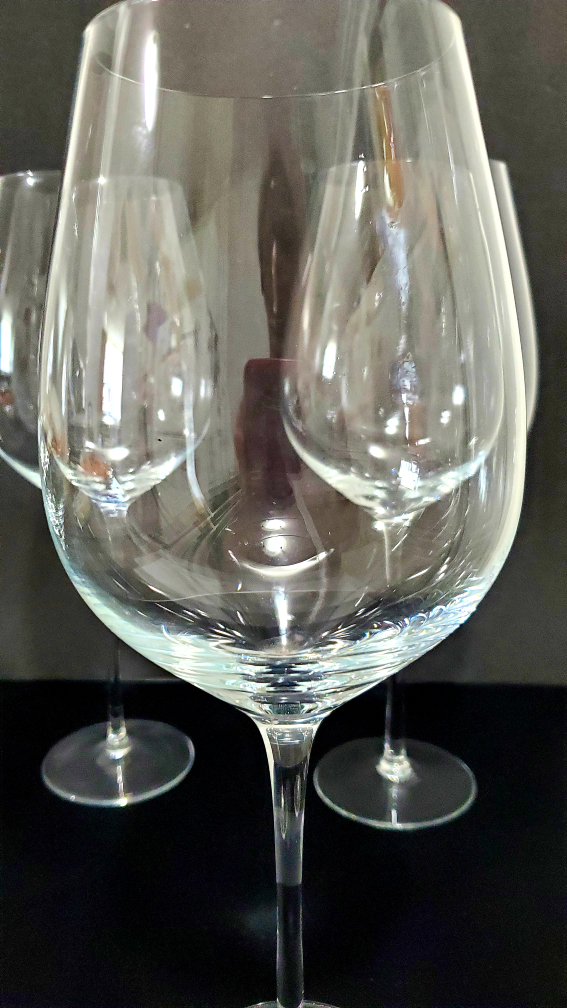 Extra Large Wine Glasses thumbnail